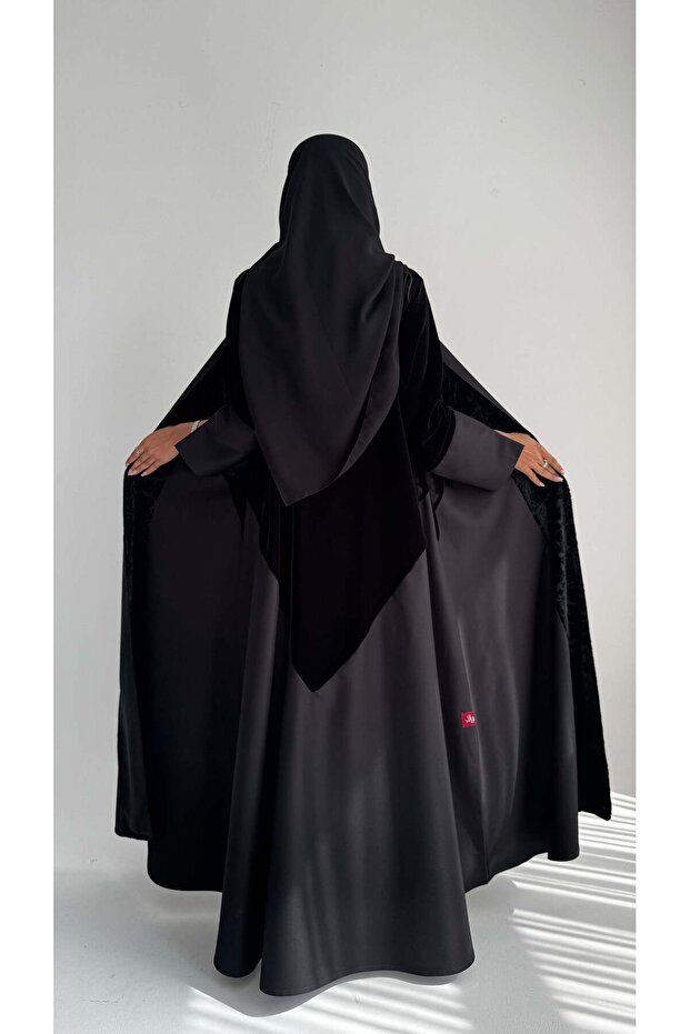 mwt694 عباية اسود مخمل وردات