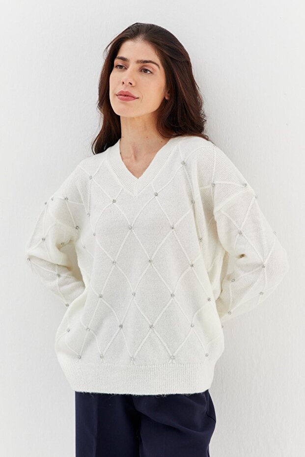 V-neck embellished sweater - ecru