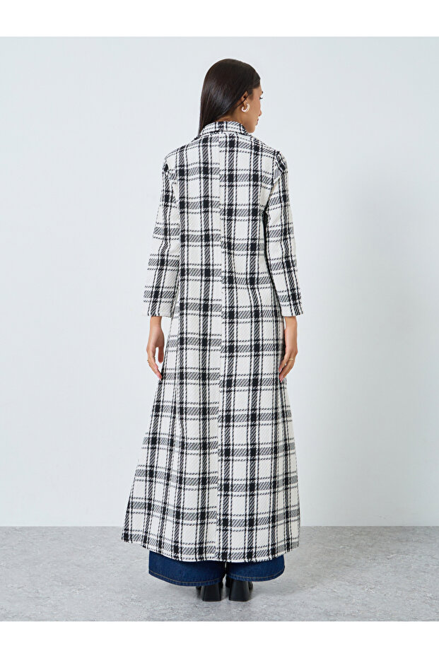 عباية بنقشة مربعات وياقة بليزر - 5