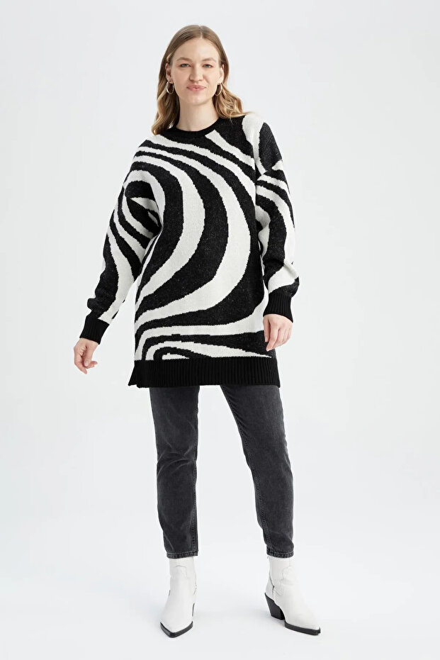 تونيك ذو رقبة دائرية بقصة عادية - 5