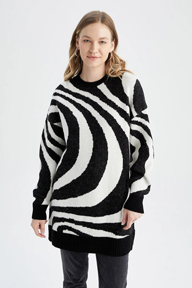 تونيك ذو رقبة دائرية بقصة عادية - 6