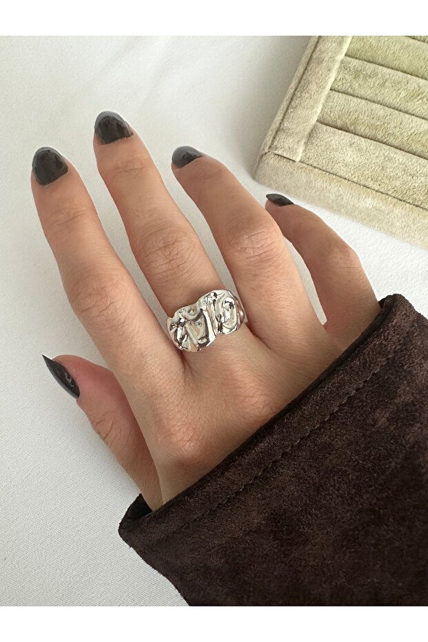 خاتم فضي اللون ذو تجاعيد - 4