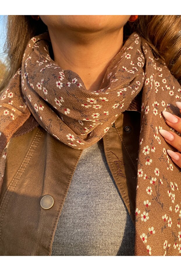 شال فولار بنمط زهور صغيرة - 5