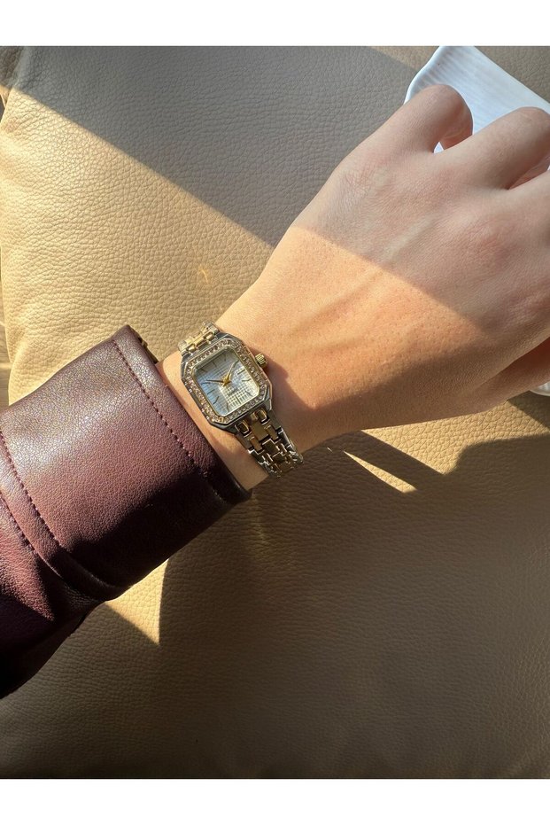 Retro Minimal Metal Cord Vintage Women's Wristwatch with Stones