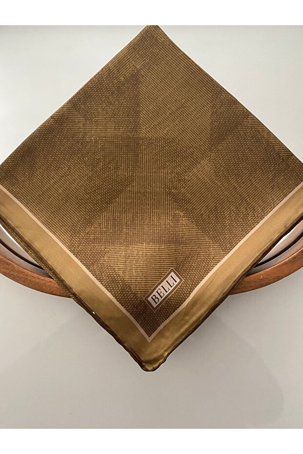 وشاح حريري بنمط بصري - 1