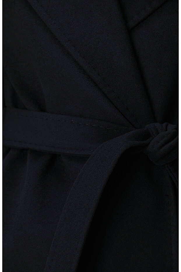 Siyah Geniş Yakalı Manto - 6