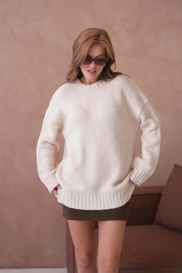 Women's Crew Neck Soft Textured Oversized Knitwear Sweater 3032