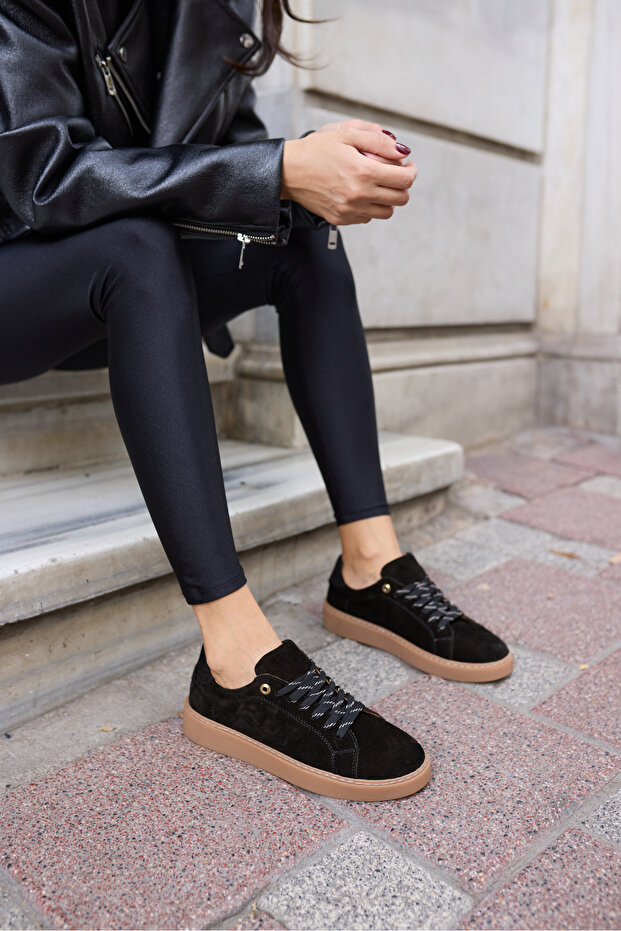 Raspa Women's Black Genuine Leather Suede Lace-Up Sneaker