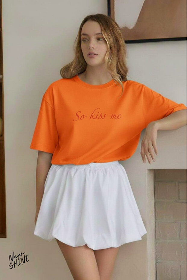 So Kiss Me Printed Oversized T-Shirt