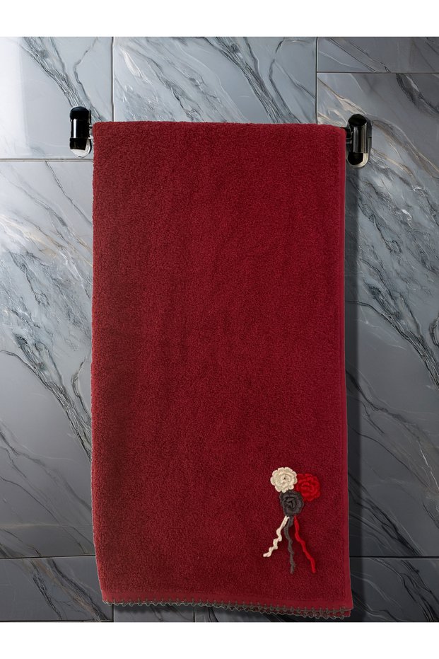 Soft Textured Cotton Body Towel with Floral Motifs and Cat Claw Embroidery | 70X130 cm