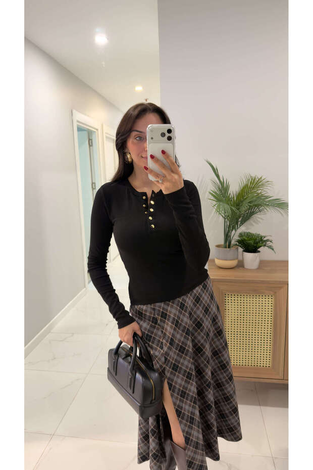 Yusra Siyah Çıtçıtlı Bluz - 2