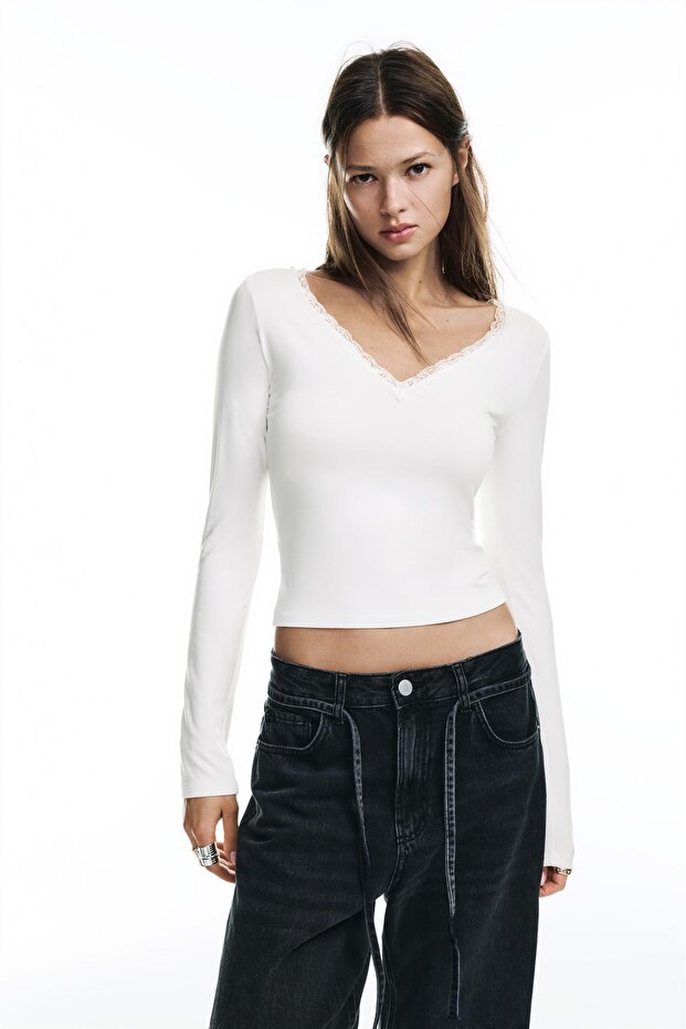 Dantel yakalı t-shirt - 1