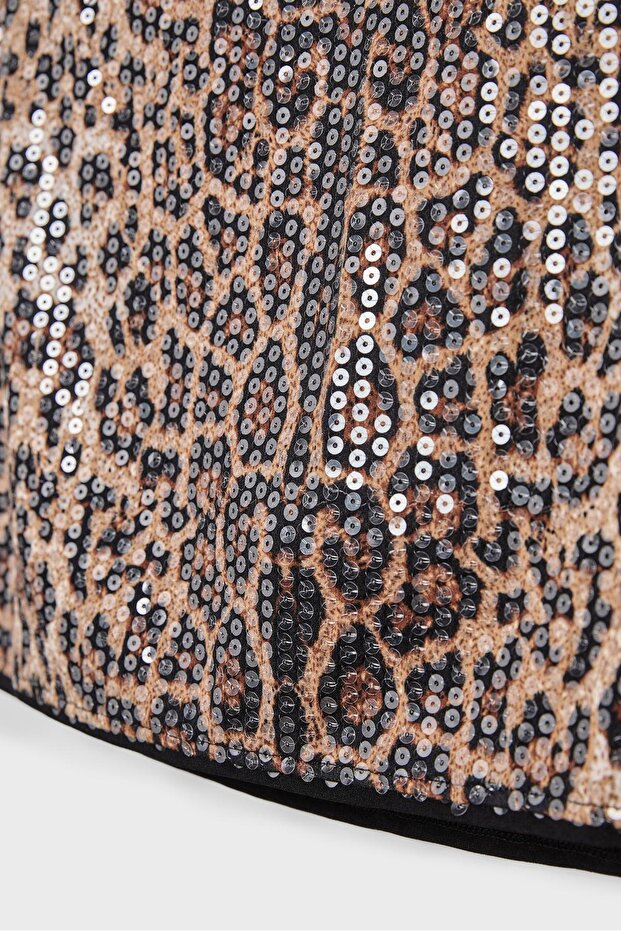 Desenli pullu mini şort etek - 7