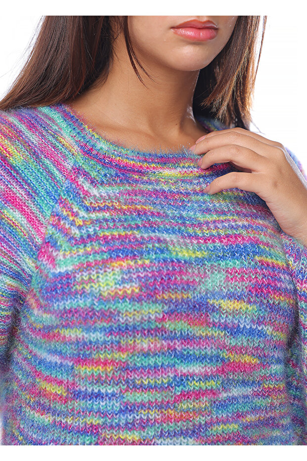 Rainbow-colored sweater - 5