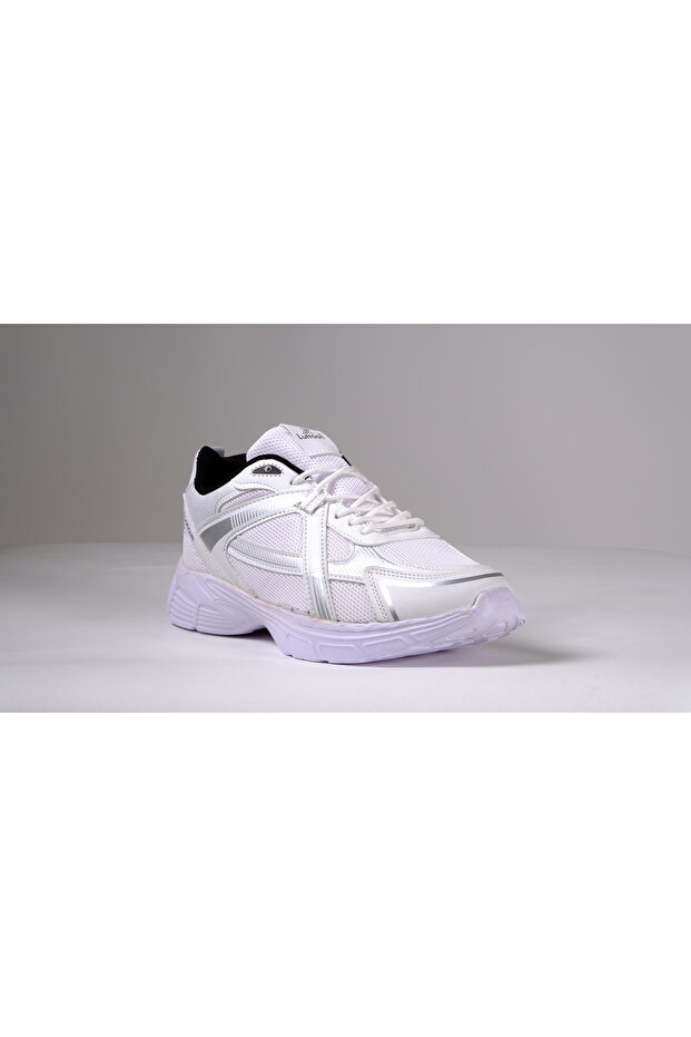 Madeno White Lightweight Sports Shoes