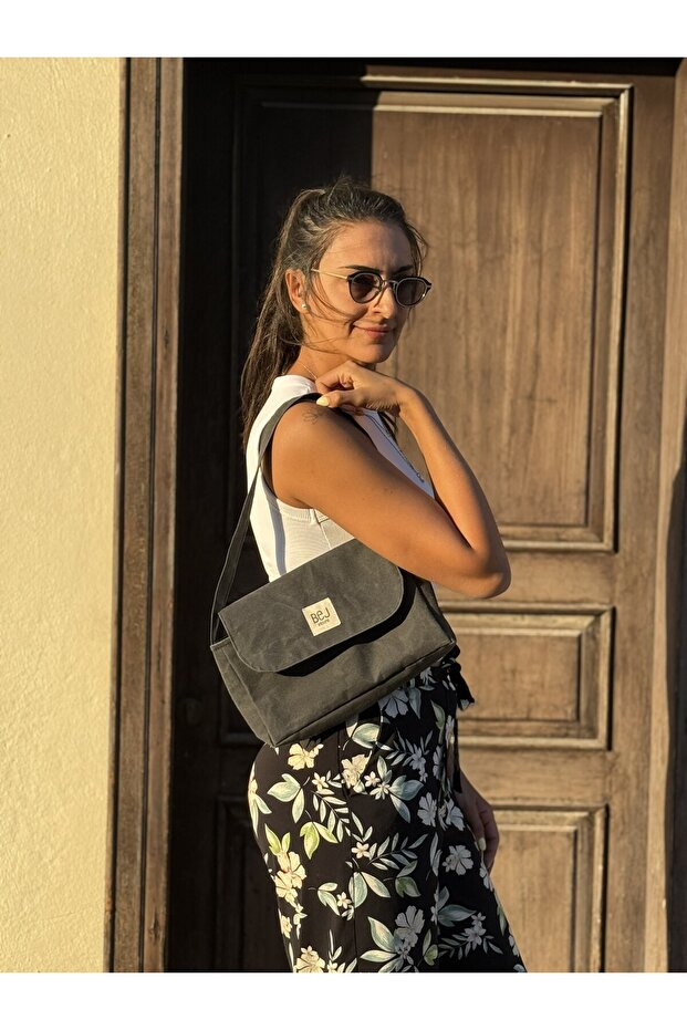 حقيبة كتف قماشية صغيرة - 4