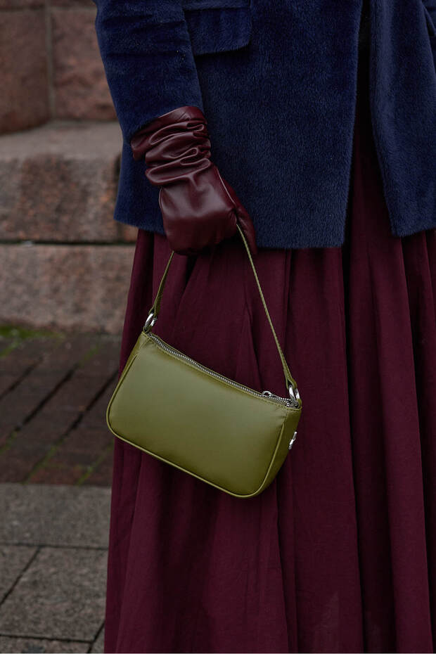 Noa Baguette Bag Oil Green