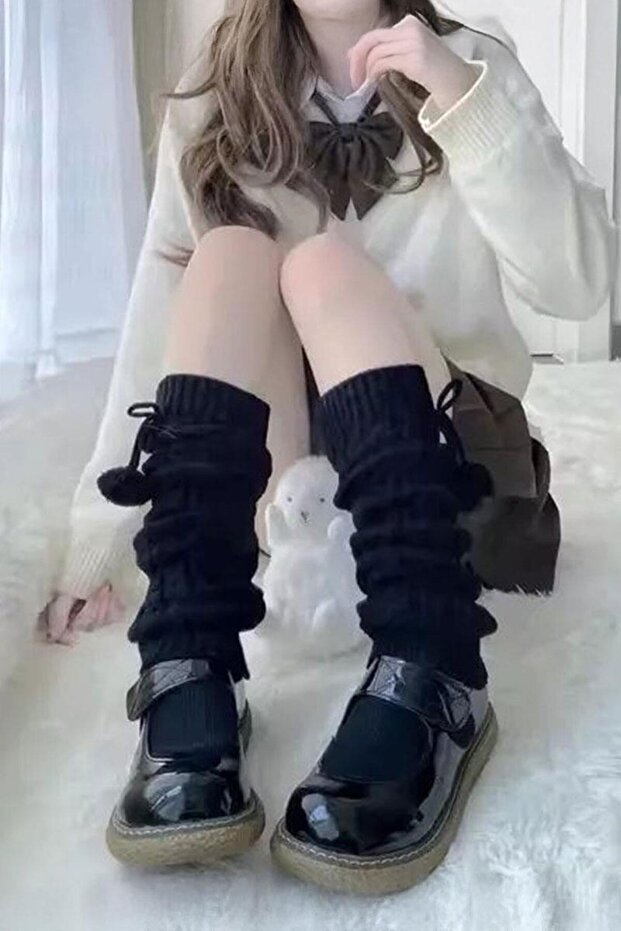 Black Kawaii Pompom Knitted Leggings