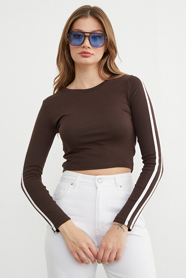 Crew Neck Sleeves Piped Detail Crop Body