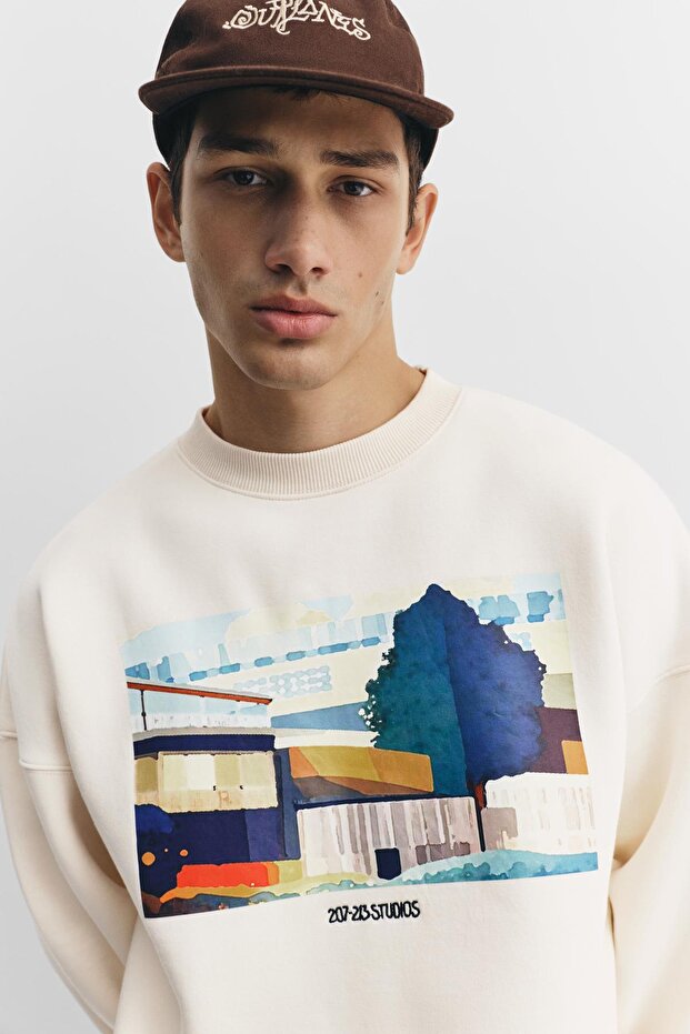 İşlemeli yazılı grafik sweatshirt - 5