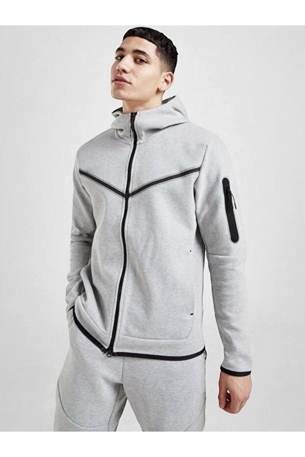 طقم بدلة رياضية ذات وجهين من Tech Fleece