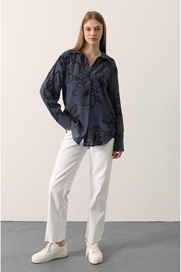 قميص منقوش بالزهور - 5