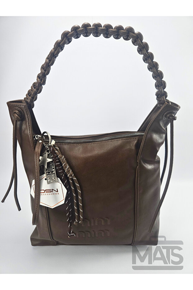 حقيبة يد وكتف كاجوال بلون أسمر مع مقابض محبوكة