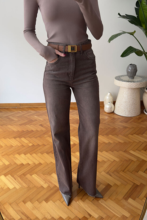 Wide Raw Hem Premium Jeans - BROWN