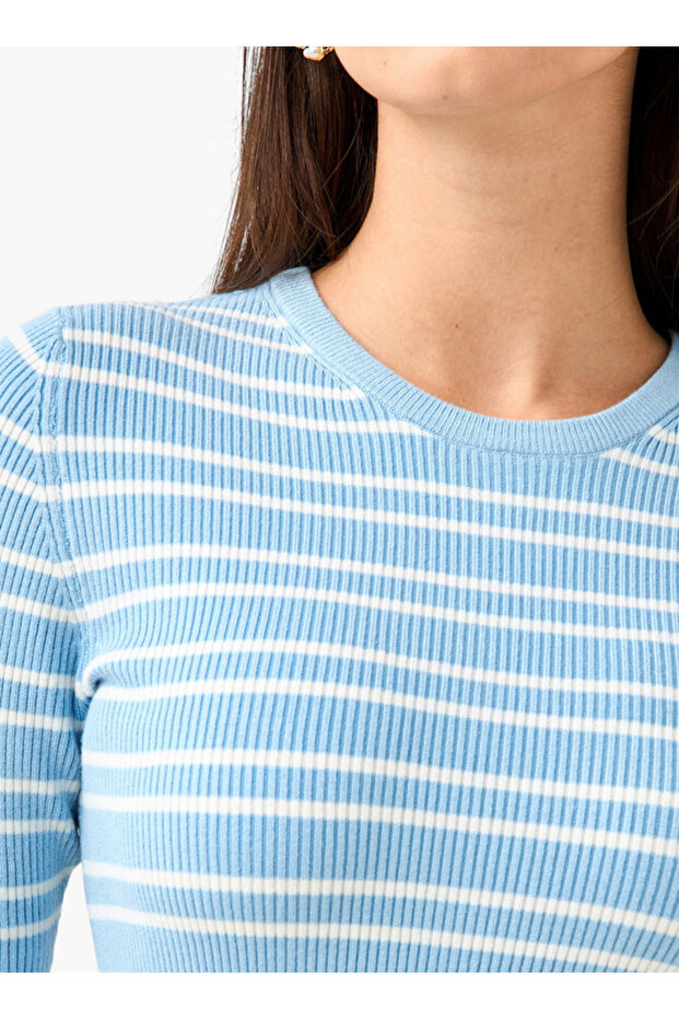 Striped Crew Neck Sweater - 3