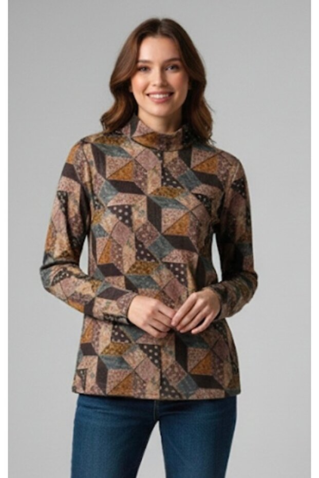 بلوزة من القطن الممشط بنمط ياقة نصفية - 1