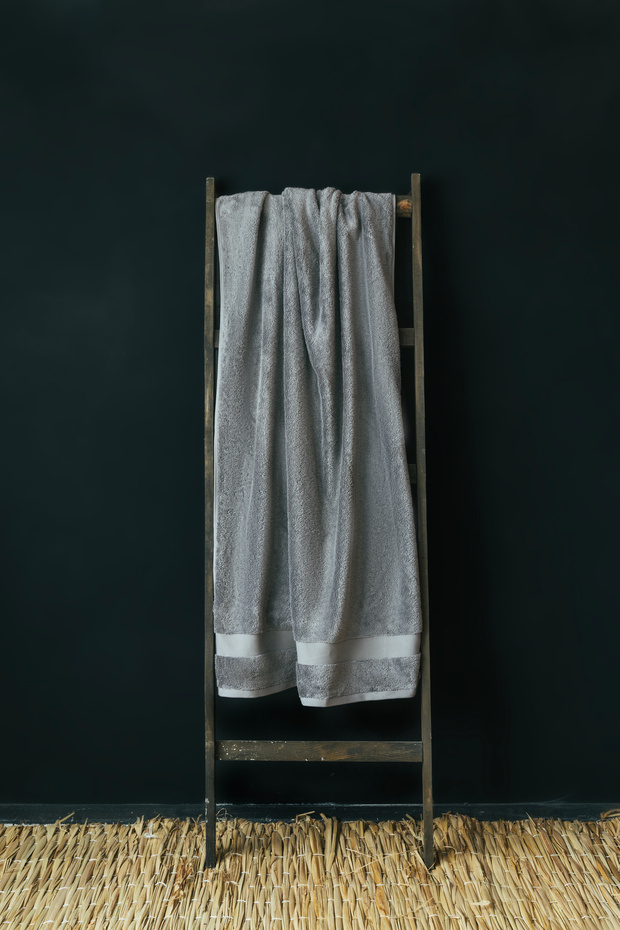 Cotton Bath Towel 650 Gr. 80X160 cm (100% Cotton)