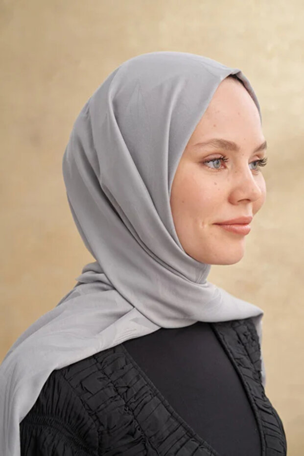 Bambu Flore Pattern Silver Shawl - 3