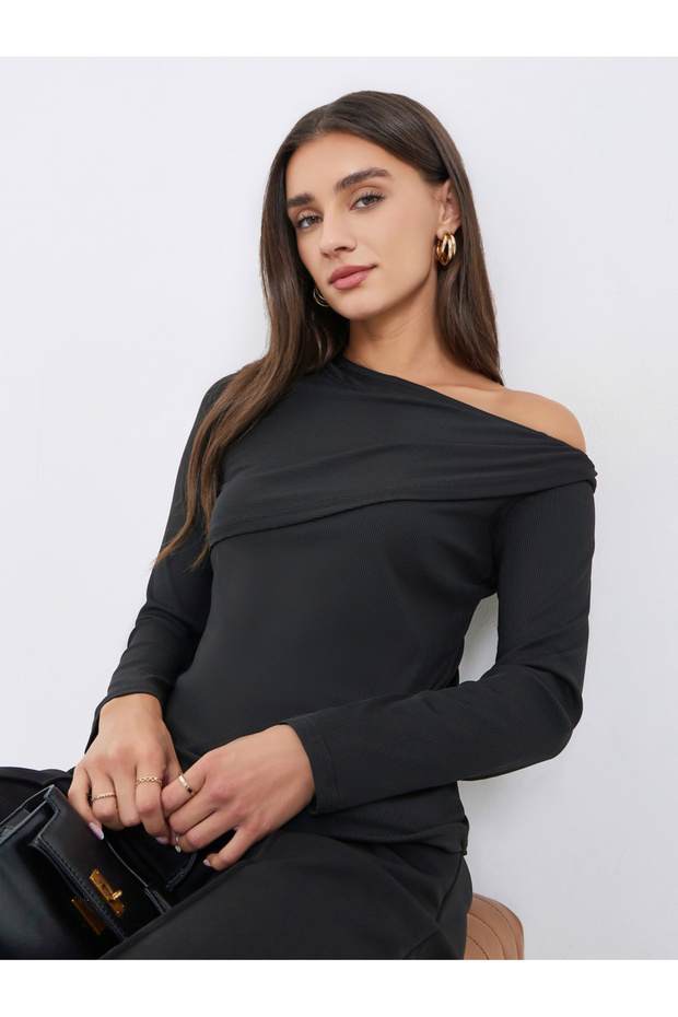 Black Solid One Shoulder Knit Top