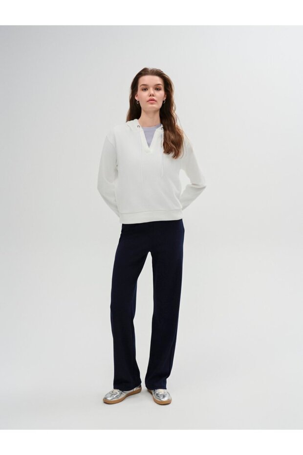 Basic V Yaka Kapüşonlu Krem Sweatshırt - 1