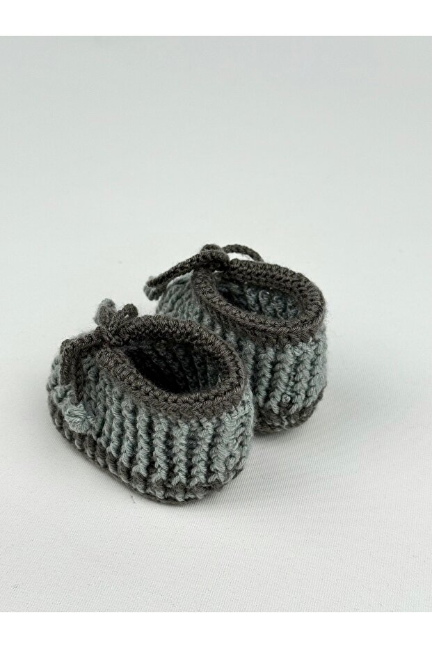 İki renkli örme bebek patiği - 3