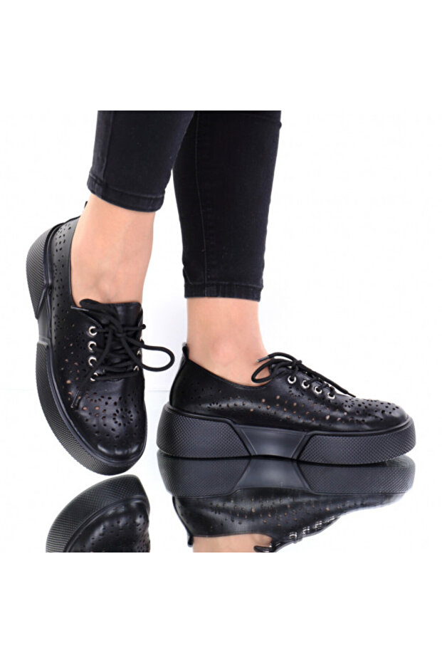 Comfortable black platform shoes - 1
