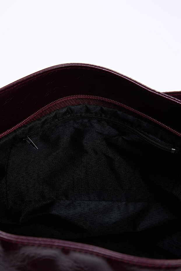 Bordo Kırışık Suni Deri Kemer Tokalı Kese Kadın Maksi Boy Omuz Çantası TAKAW26OC00046 - 5