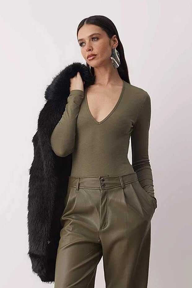Haki Derin V Yakalı Çıtçıtlı Örme Body TPRAW22BD0084 - 2