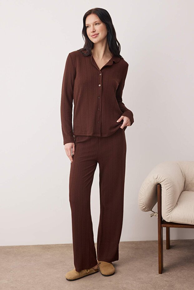 Kahverengi Dokulu Fitilli Yumuşak Tuşe Örme Pijama Takımı THMAW26PT00093 - 1