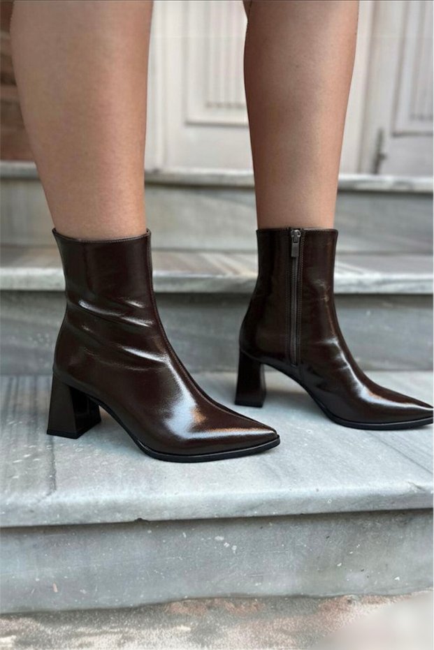 Élise Choco Gloss | Women's Shiny Leather Pointed Toe Block Heel Boots – Stylish, Modern, and Premium Design