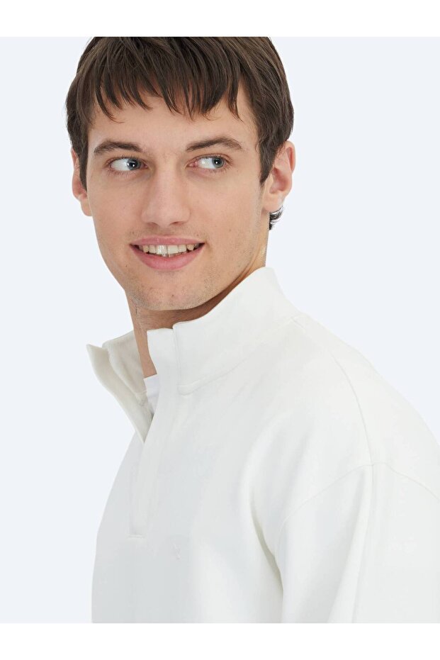 Ekru Dik Yaka Sweatshırt - 4