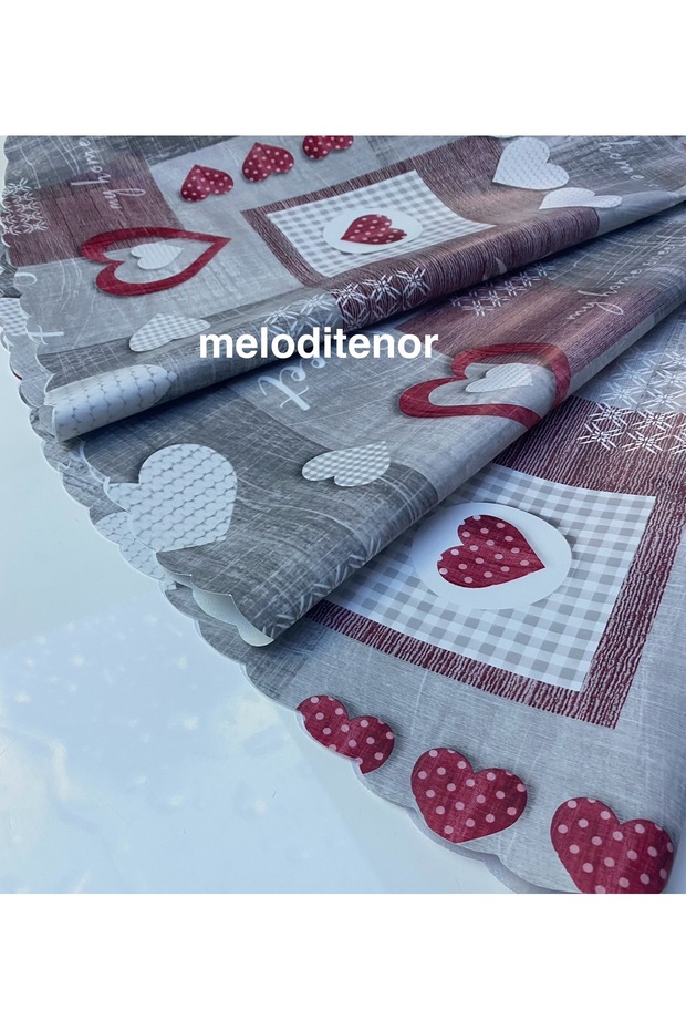 Lined Non-Slip Burgundy Heart Polka Dot Printed Easy to Wipe Pvc Round Oilcloth Tablecloth