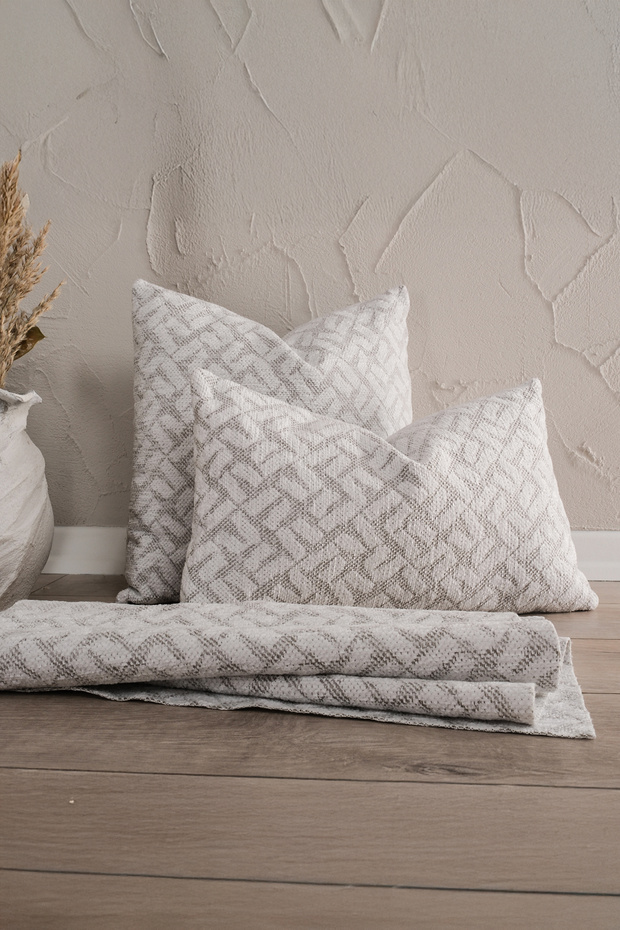 '' Pera'' Modern Patterned Chenille Woven Throw Pillow Cover