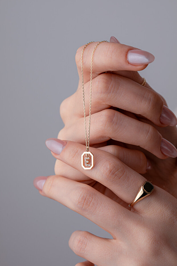 14 Ayar Altın E Harf Kolye - 1