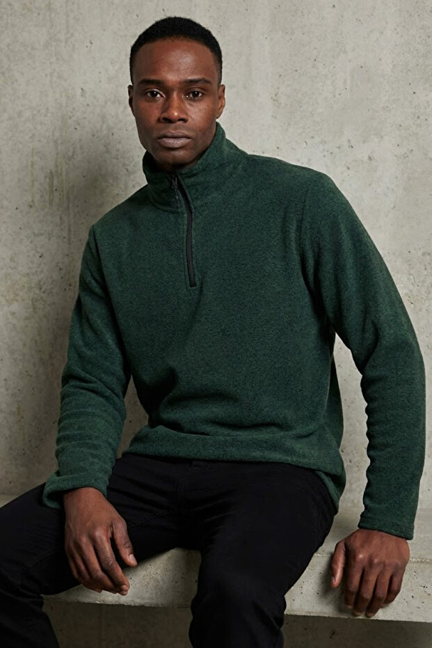 Men's Khaki Fit Mock Neck Half Zipper Sweatshirt Fleece