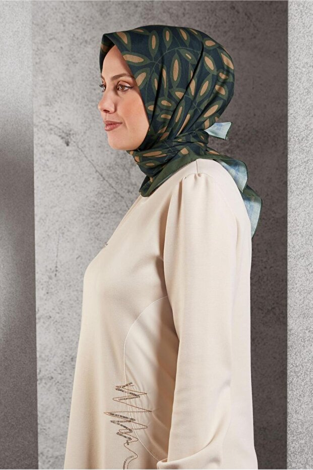 ألفينا وشاح منقوش 8508