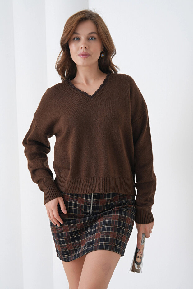Women's Yak Adantel Detail Soft Textured Knit Sweater