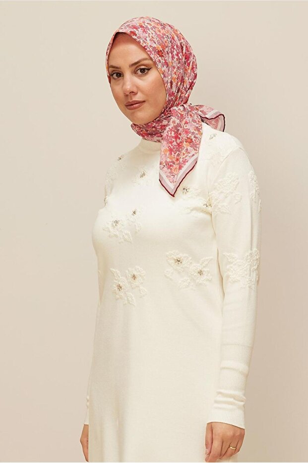 وشاح بنقشة الزهور 8603