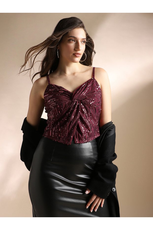 Women Maroon Sweetheart Neck Strappy Crop Top