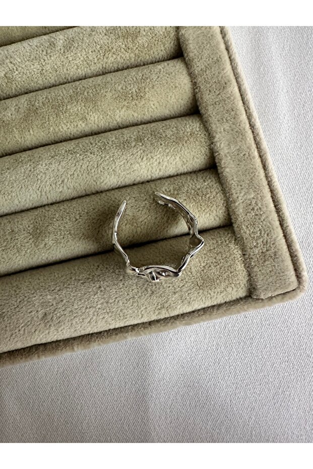 خاتم فضي اللون ذو تجاعيد - 3